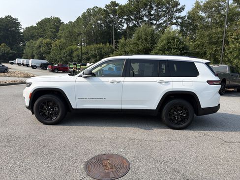 Used 2022 Jeep Grand Cherokee L Limited AWD/4WD image 4