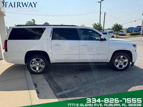 Used 2018 Chevrolet Suburban LT RWD image 5
