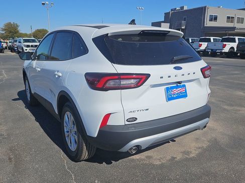 New 2026 Ford Escape Active image 9