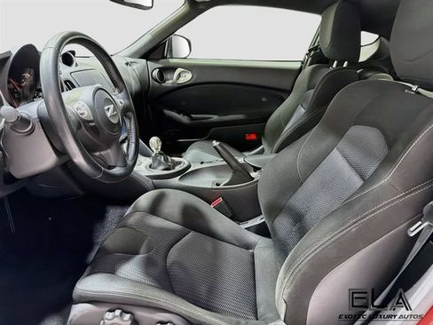 Used 2013 Nissan 370Z Coupe RWD image 22