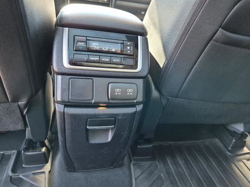 Used 2022 Subaru Ascent Onyx Edition image 15