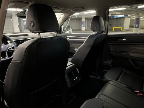 Certified 2023 Volkswagen Atlas SE w/ Black Wheel Package image 21