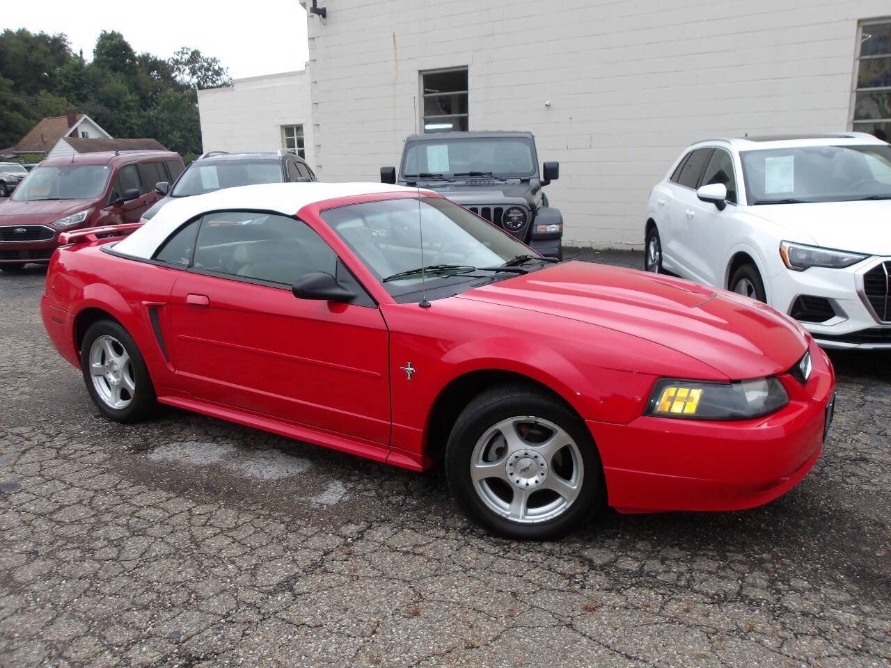 Used 2003 Ford Mustang Convertible RWD image 8