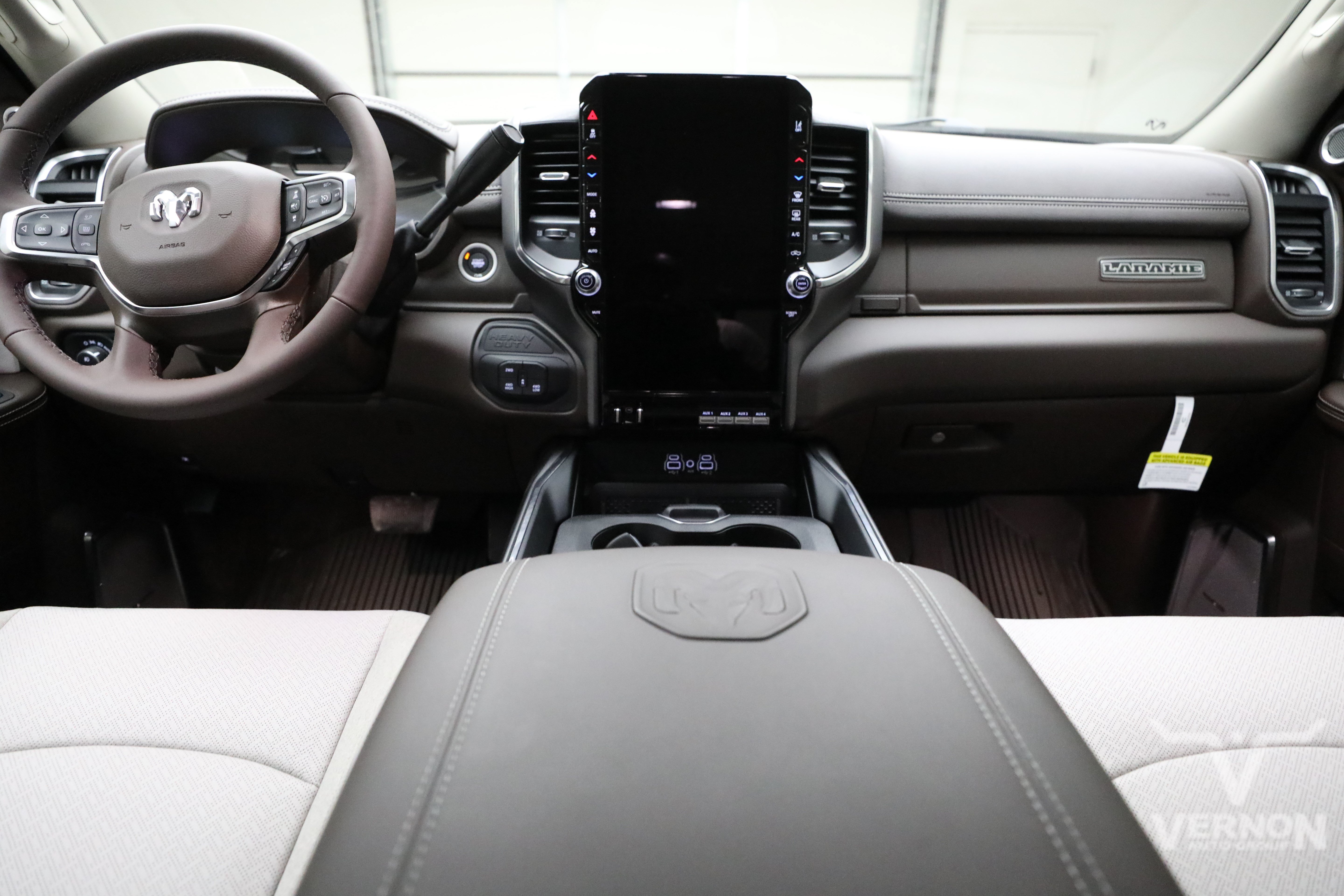 New 2026 RAM 3500 Laramie AWD/4WD image 13