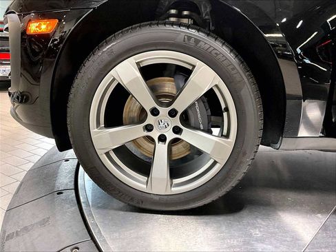 Used 2024 Porsche Macan image 14