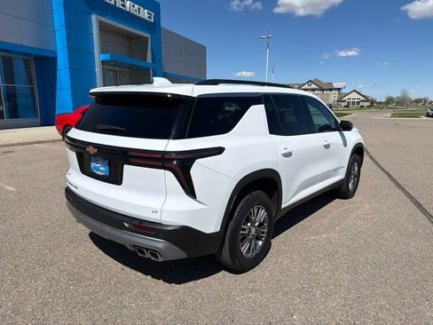 Used 2024 Chevrolet Traverse LT AWD/4WD image 18
