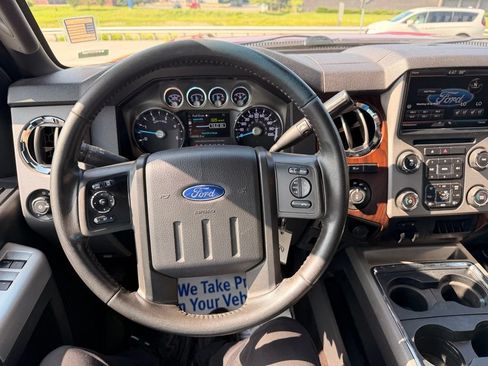 Used 2015 Ford F250 Lariat w/ Lariat Chrome Package AWD/4WD image 20