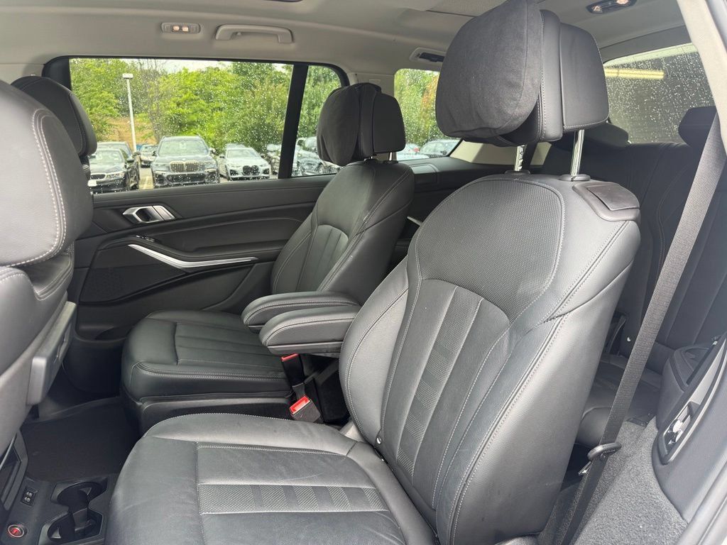 Used 2022 BMW X7 xDrive40i w/ Premium Package AWD/4WD image 10