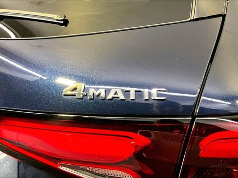 Used 2023 Mercedes-Benz GLC 300 4MATIC image 10