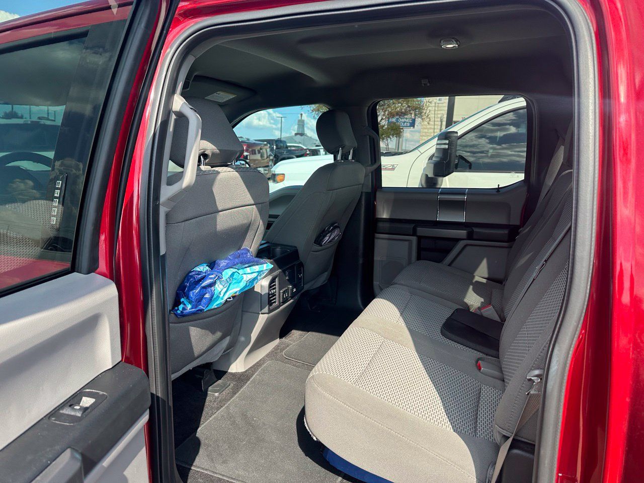 Used 2018 Ford F150 XLT w/ Equipment Group 302A Luxury AWD/4WD image 11