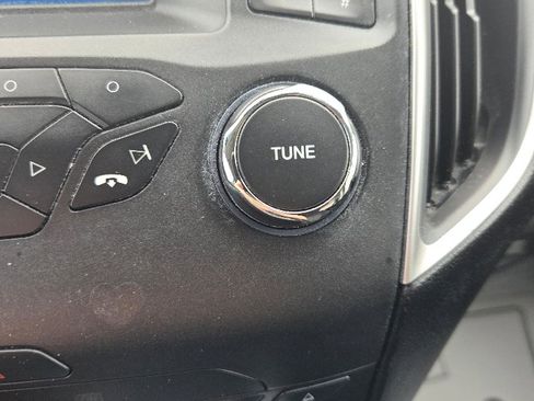 Used 2015 Ford Edge SEL image 28