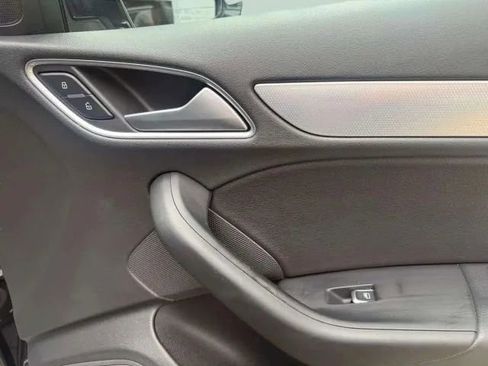 Used 2018 Audi Q3 2.0T Premium Plus w/ Premium Plus Package image 19