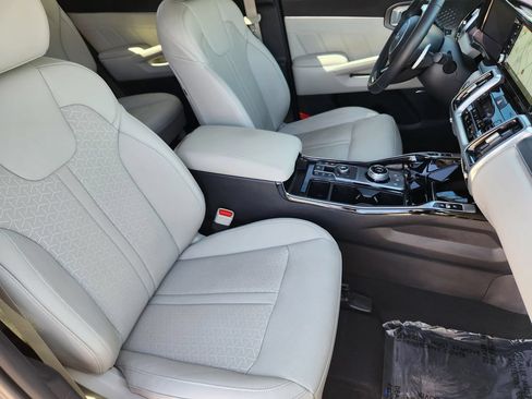 Certified 2024 Kia Sorento SX Prestige AWD/4WD image 23