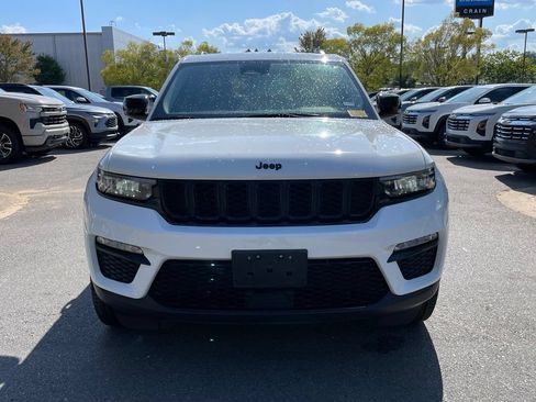 Used 2023 Jeep Grand Cherokee Limited w/ Black Appearance Package AWD/4WD image 2