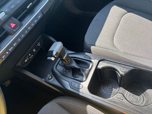 Used 2025 Kia K4 LXS image 40