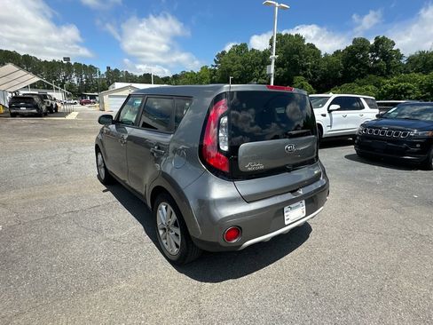 Used 2019 Kia Soul + FWD image 5