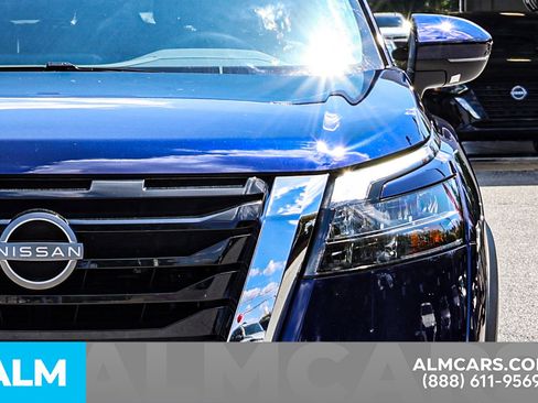 Used 2024 Nissan Pathfinder SV w/ SV Premium Package image 15