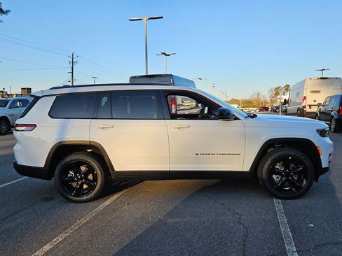 New 2025 Jeep Grand Cherokee L Limited w/ Luxury Tech Group II image 12