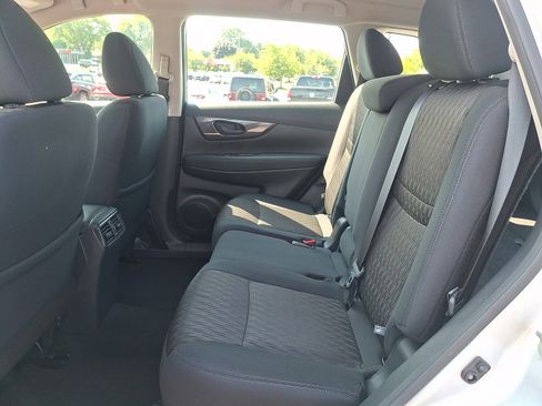 Used 2020 Nissan Rogue S AWD/4WD image 10