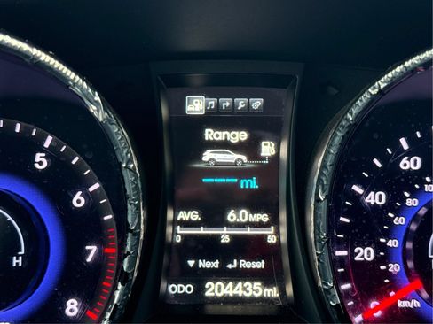 Used 2016 Hyundai Santa Fe SE w/ Option Group 03 FWD image 19