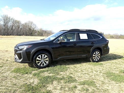 Certified 2025 Subaru Outback Premium AWD/4WD image 4
