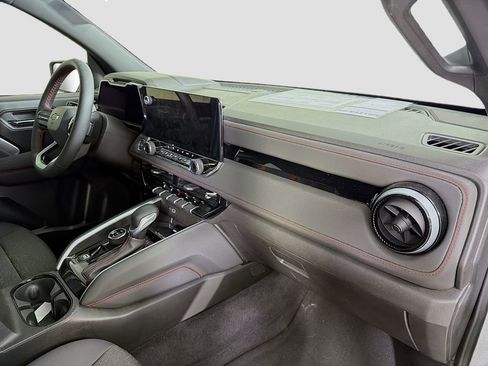 Used 2025 Chevrolet Colorado Z71 image 30