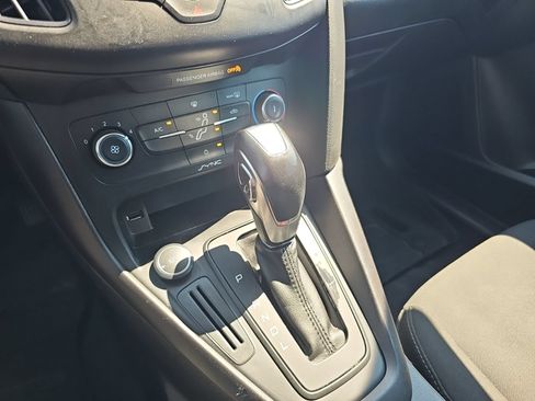 Used 2016 Ford Focus SE FWD image 17