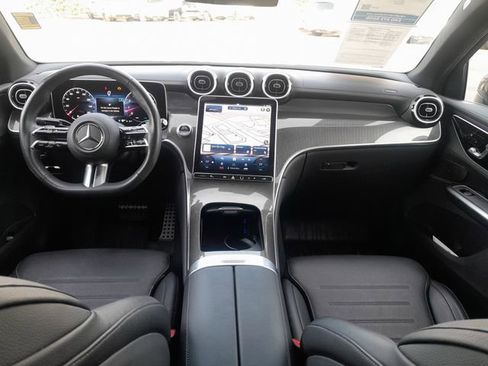 Used 2024 Mercedes-Benz GLC 300 4MATIC image 12