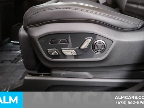 Used 2024 Kia EV9 Land image 36