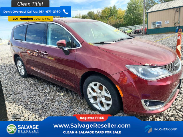 Used 2017 Chrysler Pacifica Touring Plus w/ Tire & Wheel Group FWD image 5