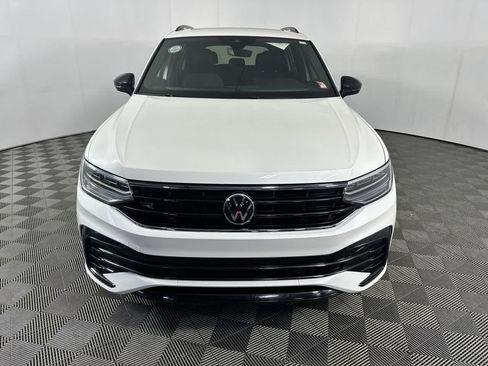 Used 2023 Volkswagen Tiguan SE R-Line AWD/4WD image 3