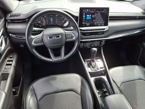 Used 2022 Jeep Compass Latitude w/ Convenience Group AWD/4WD image 2