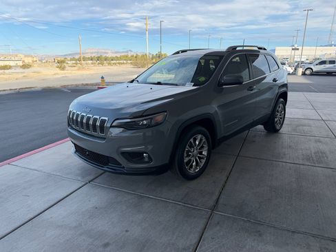 Used 2021 Jeep Cherokee Latitude Lux w/ Comfort/Convenience Group image 7