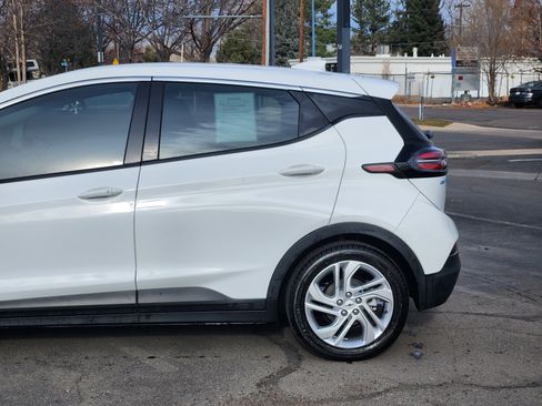 Used 2022 Chevrolet Bolt LT image 3