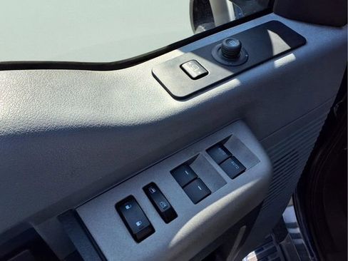 Used 2016 Ford F250 XLT w/ XLT Premium Package AWD/4WD image 16