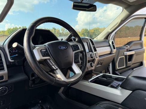 Used 2019 Ford F250 Lariat w/ Chrome Package image 29