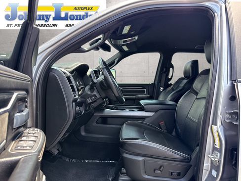 Used 2024 RAM 2500 Laramie w/ Night Edition AWD/4WD image 10