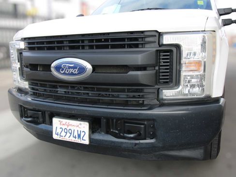 Used 2019 Ford F250 XL w/ Power Equipment Group image 28