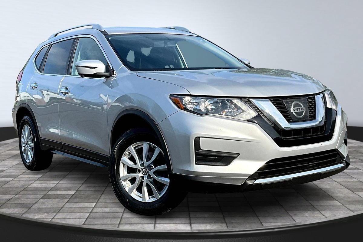 Used 2017 Nissan Rogue SV w/ SV Premium Package AWD/4WD image 3