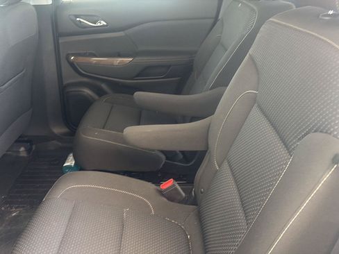 Used 2023 GMC Acadia SLE w/ Elevation Edition FWD image 25
