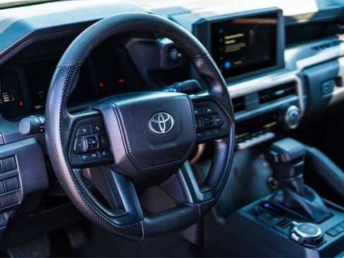 Used 2025 Toyota Tacoma SR5 AWD/4WD image 8