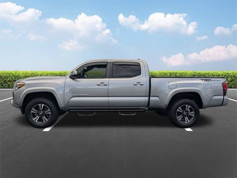 Used 2019 Toyota Tacoma TRD Sport RWD image 8