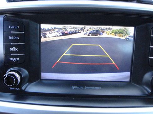 Used 2019 Kia Sorento EX image 9