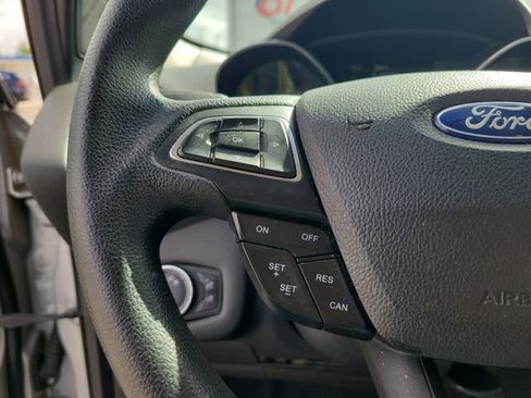 Used 2018 Ford Escape SE FWD image 16