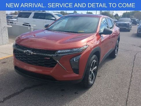 Certified 2024 Chevrolet Trax RS w/ Driver Confidence Package FWD image 11