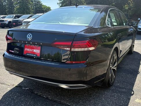 Used 2020 Volkswagen Passat 2.0T SEL FWD image 9