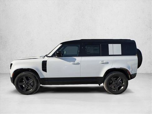 Used 2026 Land Rover Defender 110 X-Dynamic SE AWD/4WD image 5