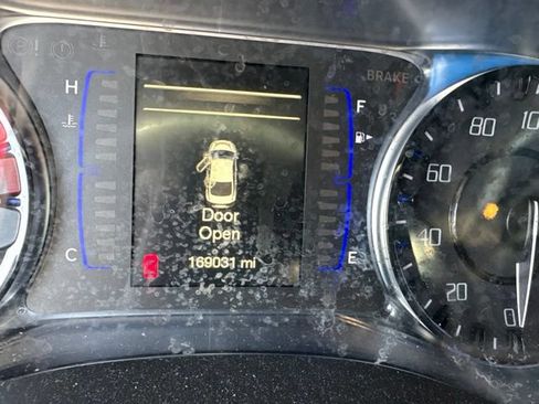 Used 2016 Chrysler 200 S FWD image 10