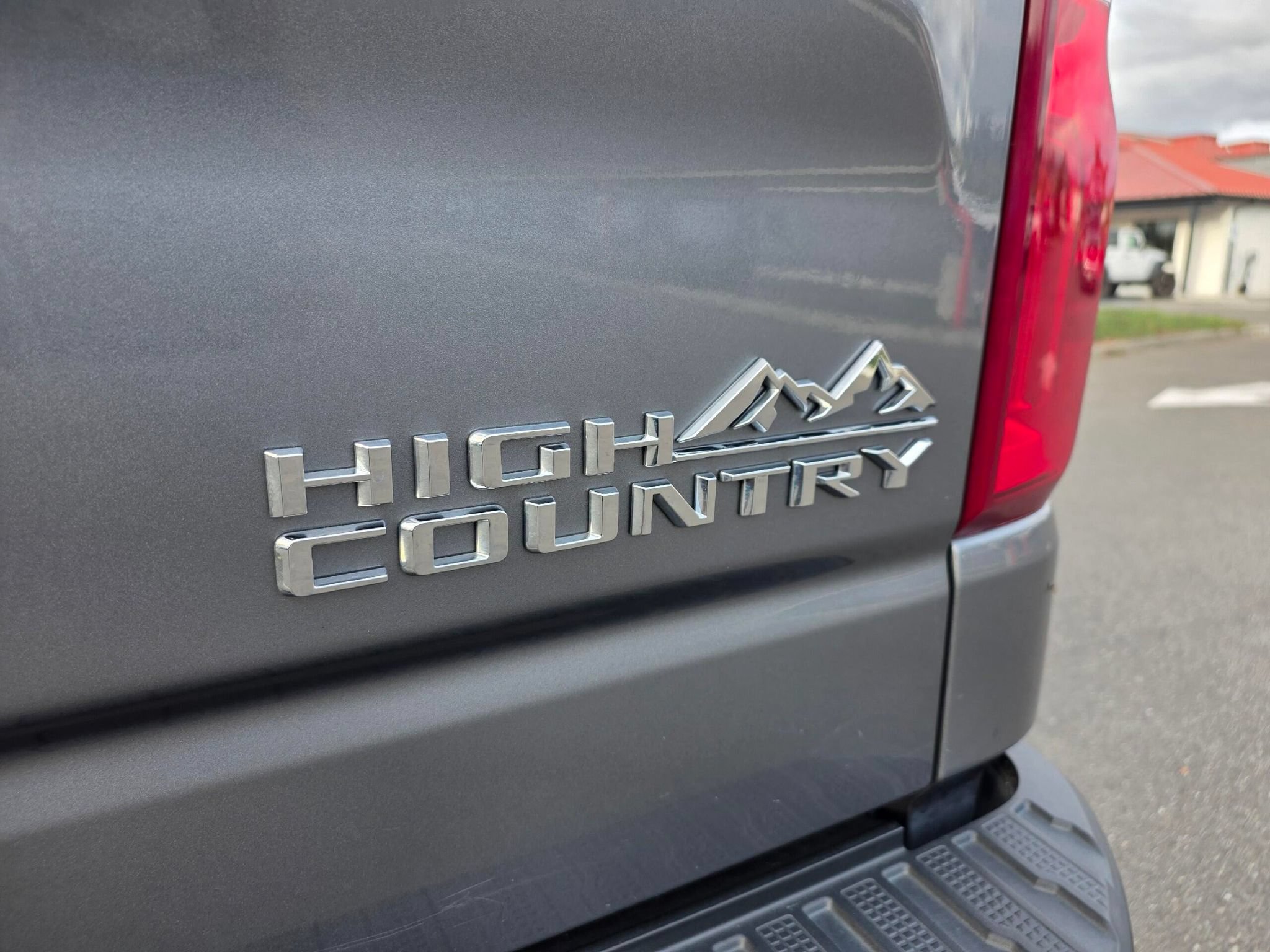 Used 2021 Chevrolet Silverado 1500 High Country w/ Technology Package AWD/4WD image 11