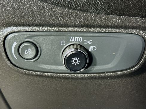 Used 2023 Chevrolet Equinox LT image 11